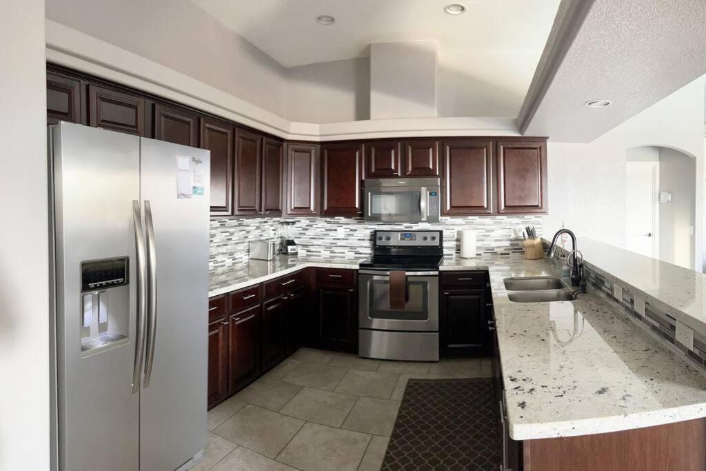 Havasu Retreat! Pool, Spa, Gym & View Lake Havasu City Exterior photo